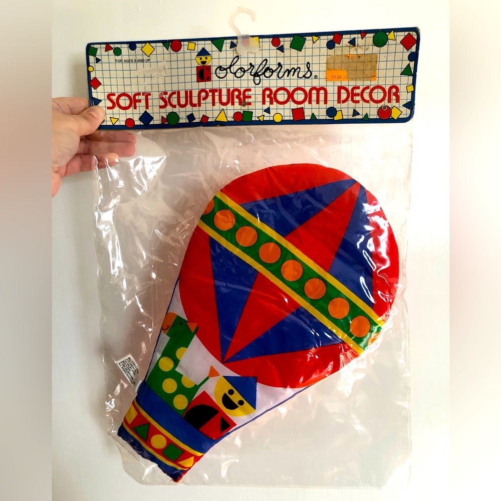 Vintage 1985 Colorforms Soft Sculpture Room Decor: Hot Air Balloon